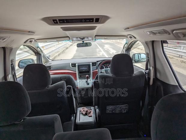 Toyota Vellfire 2011