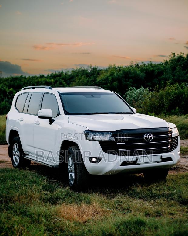 Toyota Land Cruiser 3.3 Diesel 4WD 2022 White
