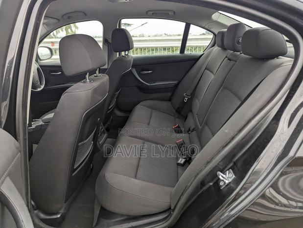 BMW 3 Series 320i RWD 2009 Black
