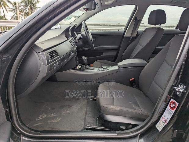 BMW 3 Series 320i RWD 2009 Black