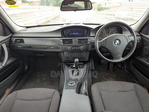 BMW 3 Series 320i RWD 2009 Black