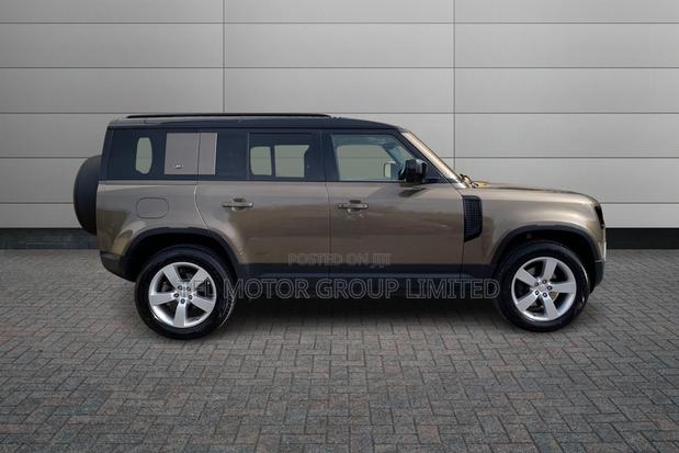 Land Rover Defender 2020 Gold