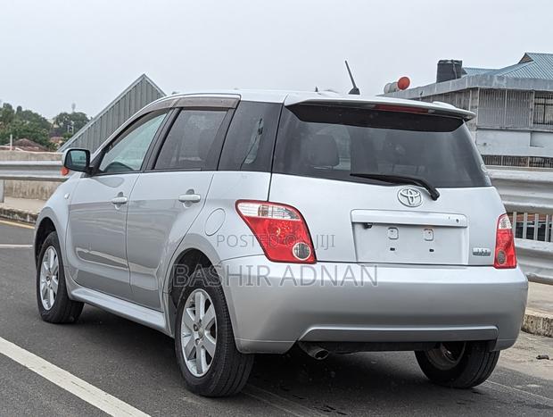 Toyota IST 2006 Silver
