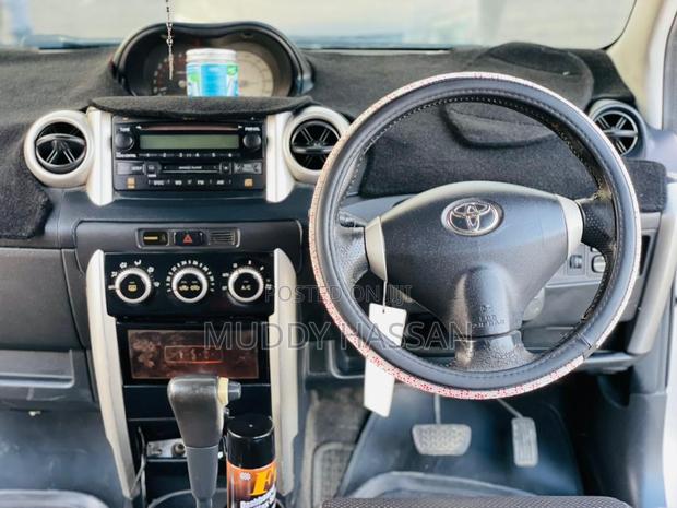 Toyota IST 2003 Silver