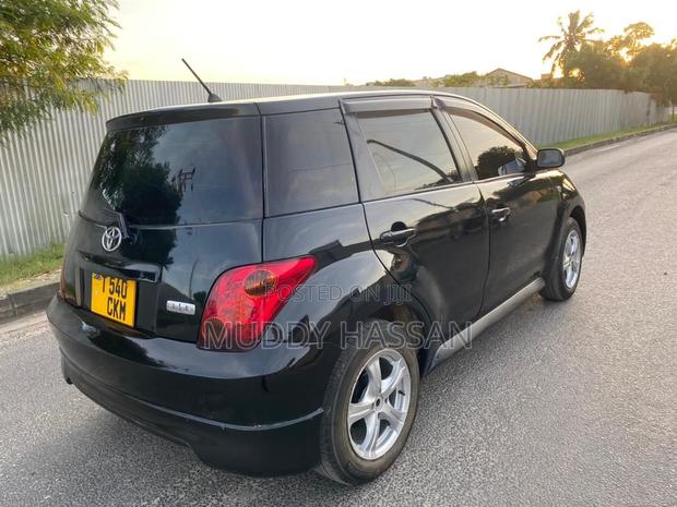 Toyota IST 2005 Black
