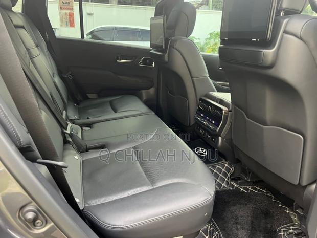 Toyota Land Cruiser 2022 Gray