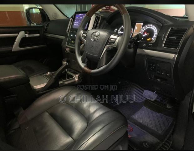 Toyota Land Cruiser 2017 White