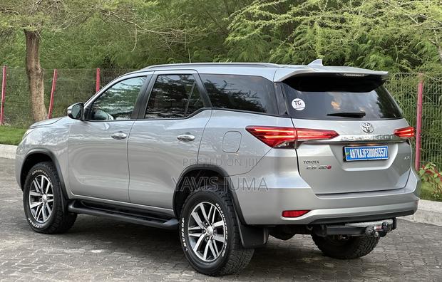 Toyota Fortuner 2017 Silver