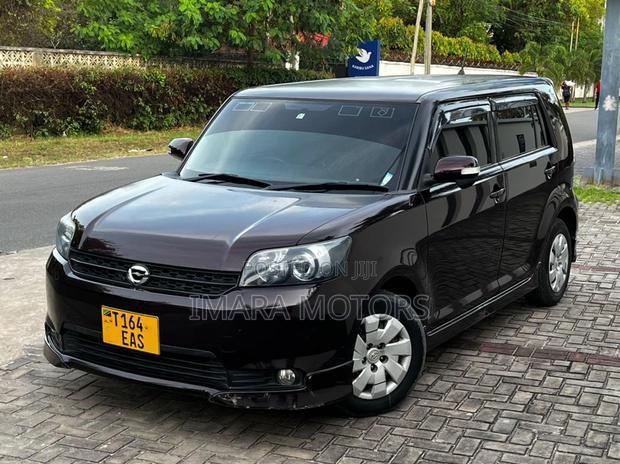 Toyota Corolla Rumion 2011 Black