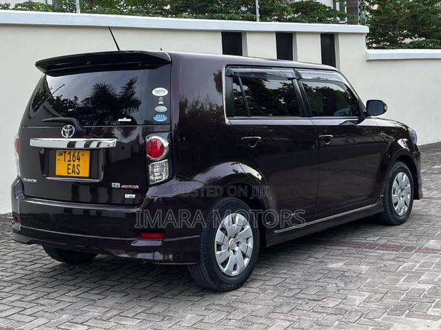 Toyota Corolla Rumion 2011 Black