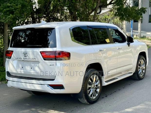 Toyota Land Cruiser 2023 White