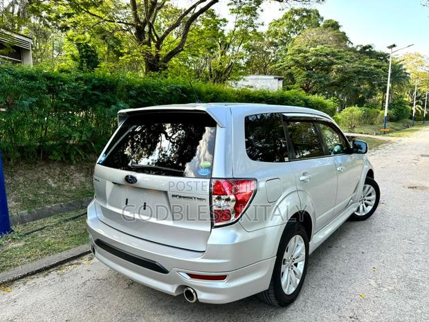 Subaru Forester 2011 Silver