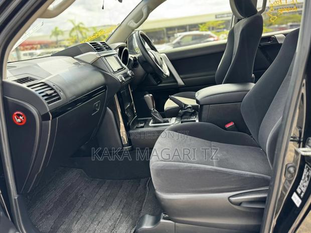 Toyota Land Cruiser Prado 2016 Black