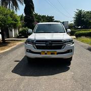 Toyota Land Cruiser 2019 White for sale