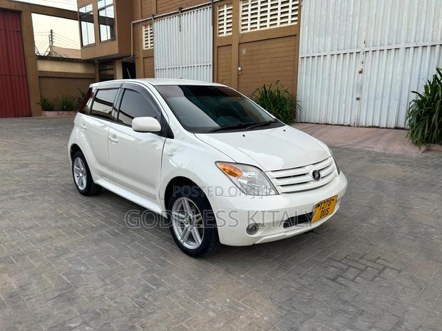 Toyota IST 2005 White