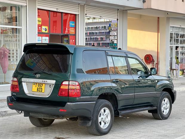 Toyota Land Cruiser 2000 Green