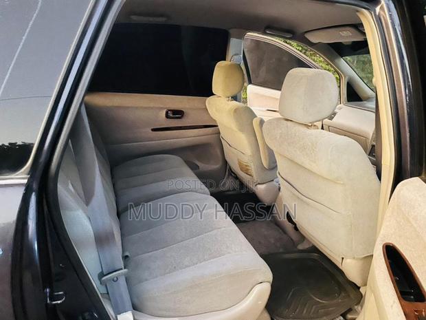 Toyota Nadia 2002 Gray