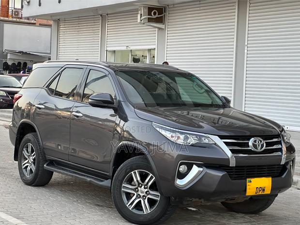 Toyota Fortuner 2017 Gray