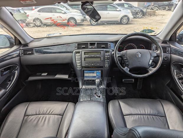 Toyota Crown 2004 Black
