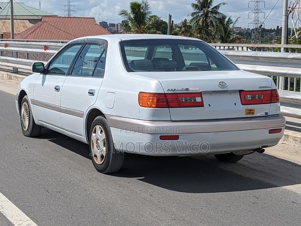Toyota Corona 2001 Silver