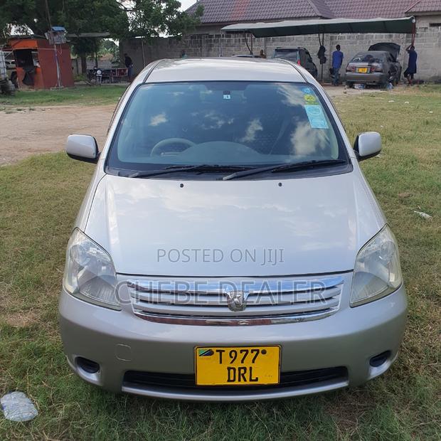Toyota Raum 1.5 AWD 2003 Silver