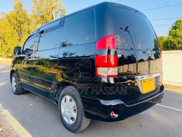 Toyota Noah 2006 Black