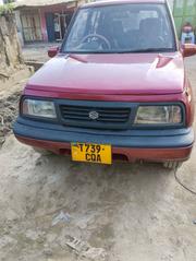 Suzuki Escudo 2005 Red for sale