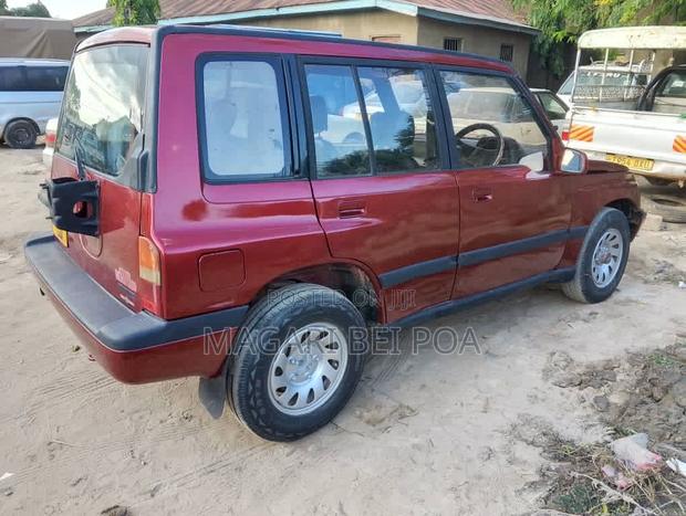 Suzuki Escudo 2005 Red