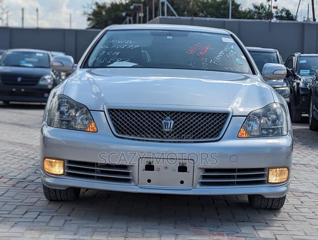 Toyota Crown 2005 Silver