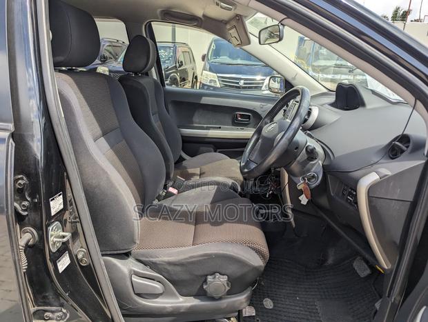 Toyota IST 2005 Black