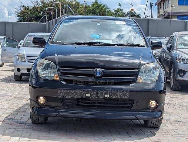 Toyota IST 2005 Black