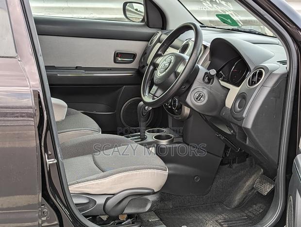 Mazda Verisa 2014