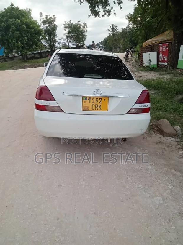 Toyota Mark II 2002 White