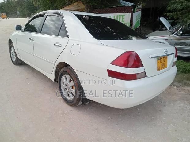 Toyota Mark II 2002 White