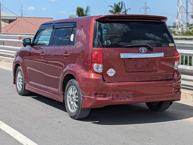 Toyota Corolla Rumion 2010