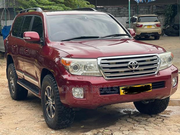 Toyota Land Cruiser 2012 Red