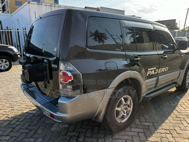 Mitsubishi Pajero 2001 Black