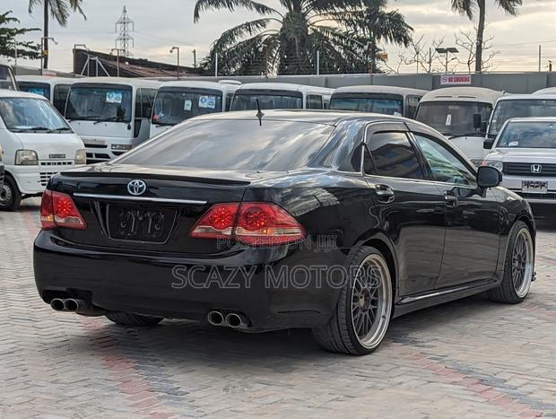 Toyota Crown 2009 Black