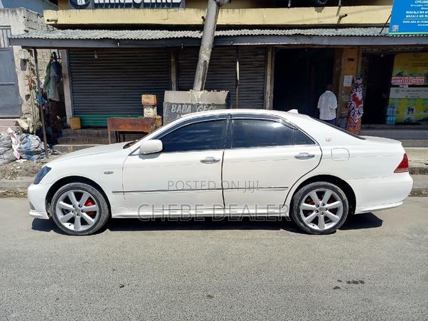Toyota Crown 2004 White