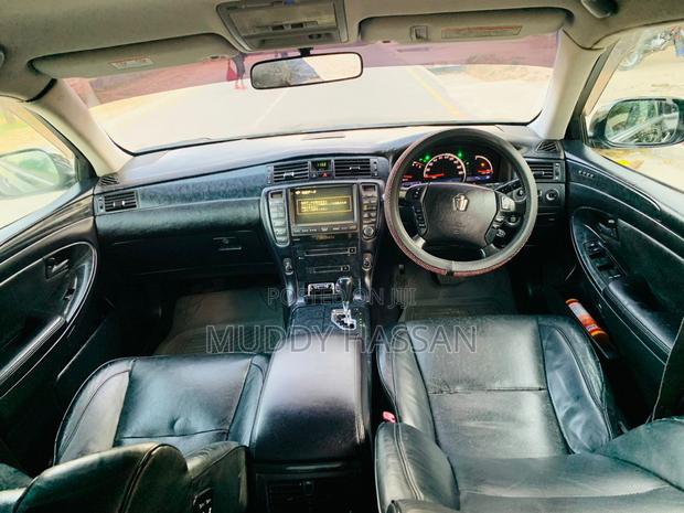 Toyota Crown 2006 Black