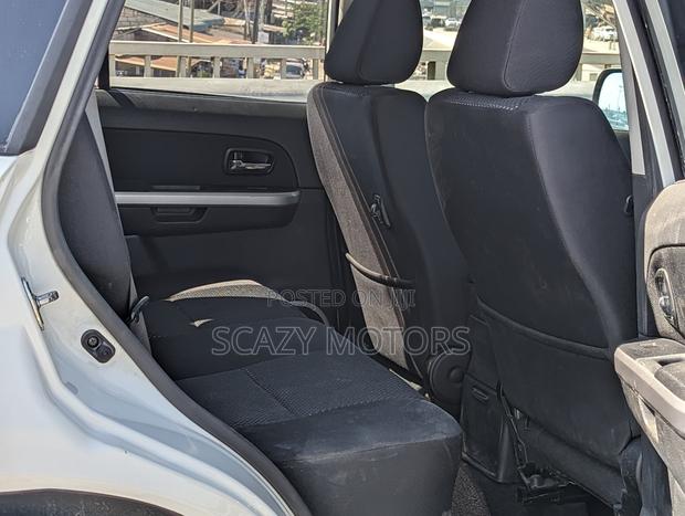 Suzuki Escudo 2007 Off white