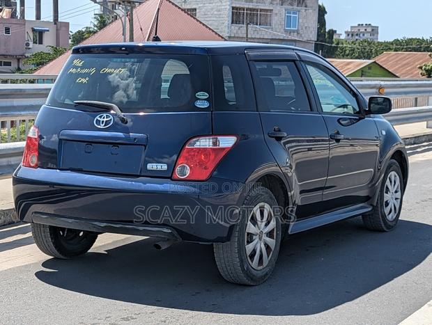 Toyota IST 2006 Blue