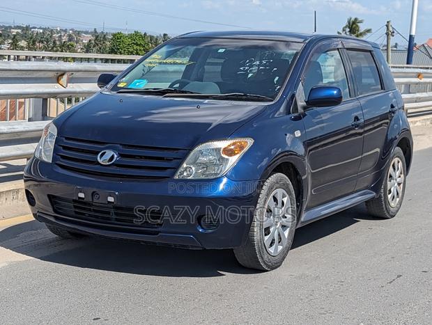 Toyota IST 2006 Blue