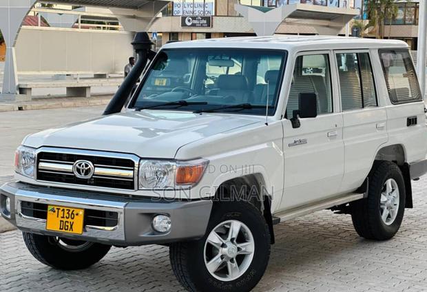 Toyota Land Cruiser 2015 Pearl