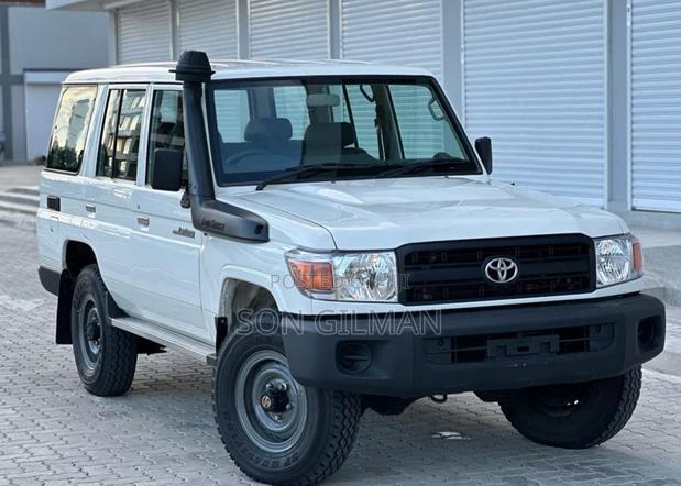 Toyota Land Cruiser 2012 Pearl