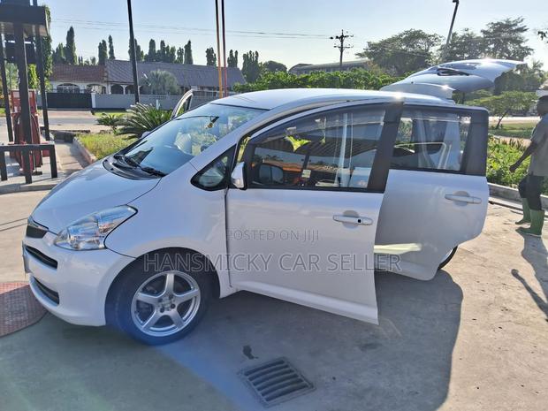 Toyota Ractis 2008 White