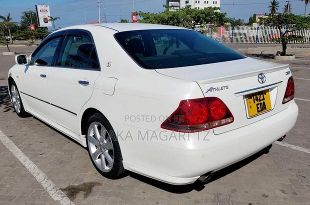 Toyota Crown 2007 White