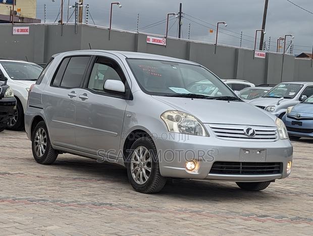 Toyota Raum 2011 Silver