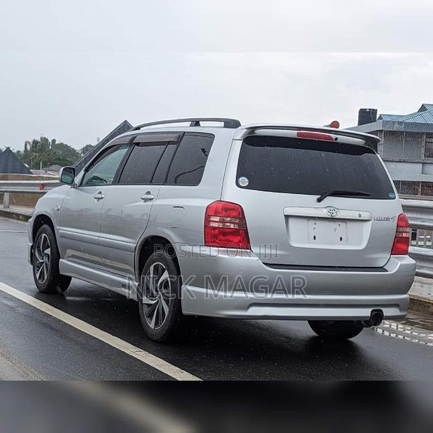 Toyota Kluger 2002 Silver