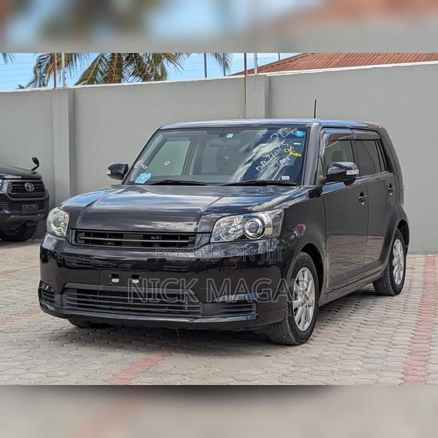 Toyota Corolla Rumion 2012 Black